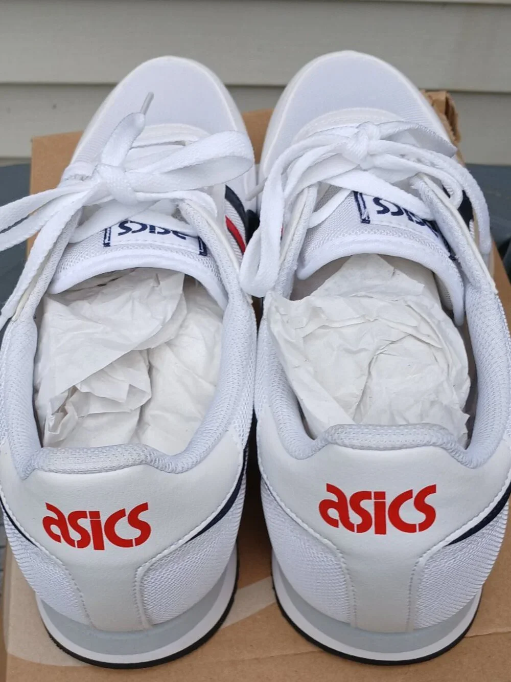 NEW IN BOX - 'ASICS TIGER RUNNER ORTHOLITE' MEN's SNEAKERS, size 11